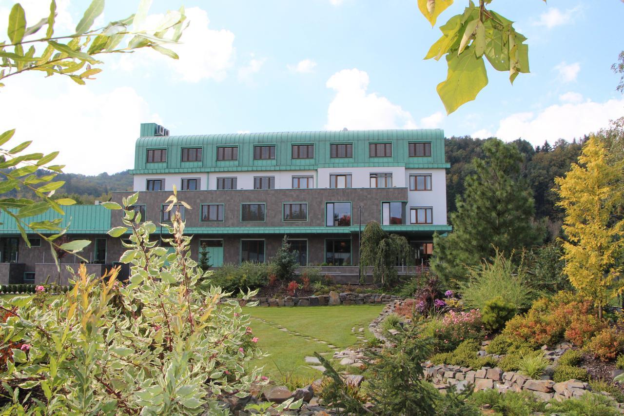 Hotel Bartoš Frenštát pod Radhoštěm Buitenkant foto